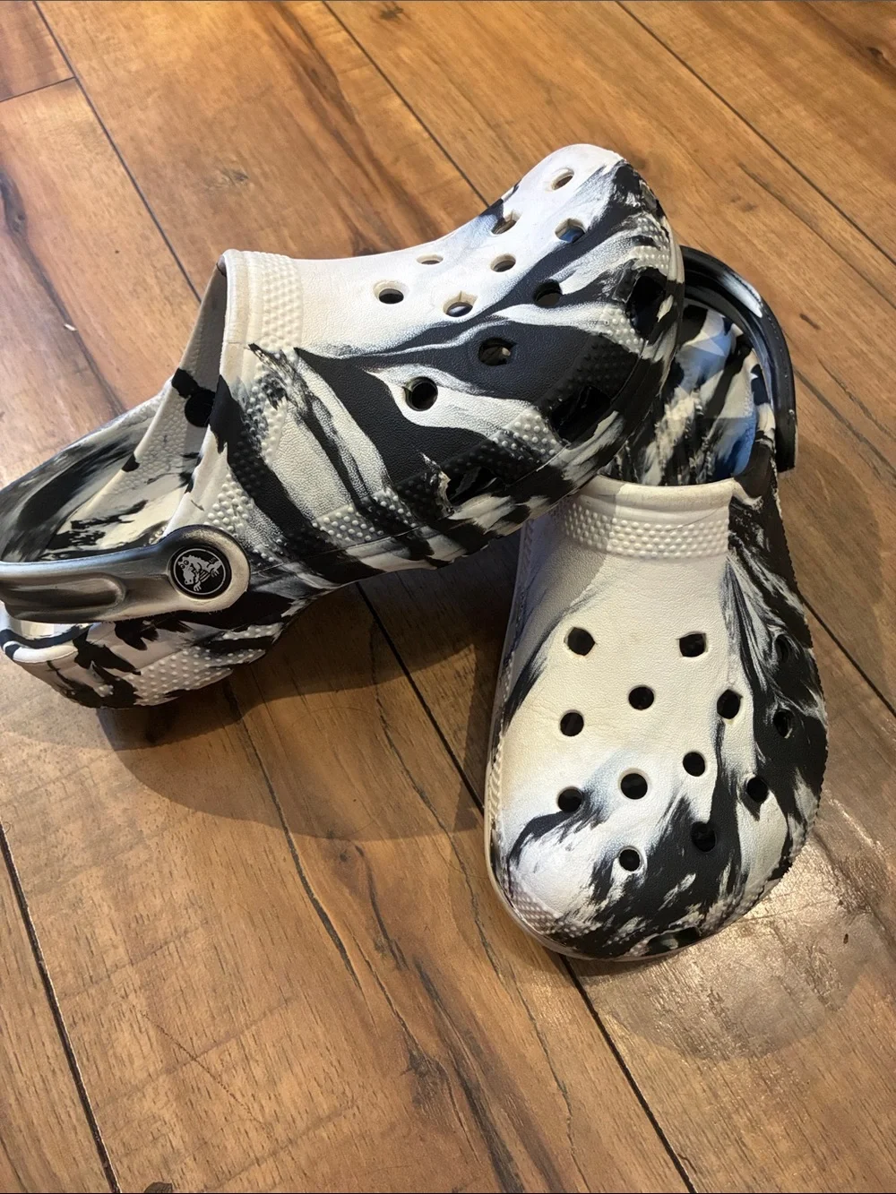 CROCS Classic Clog in Black & White Marble Swirl